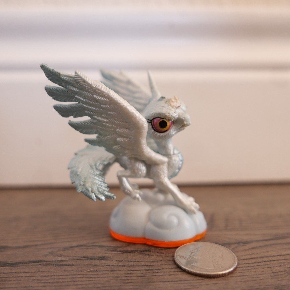 Damaged Gamestop Exclusive Polar Whirlwind Skylanders Giants Universal Figure