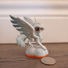 Damaged Gamestop Exclusive Polar Whirlwind Skylanders Giants Universal Figure