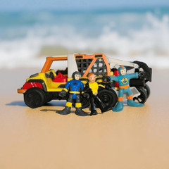 Fisher-Price Imaginext Mega Bite Shark & Jeep & Diver Figures