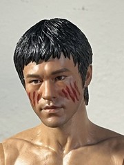 BRUCE LEE 1:6 ENTER THE DRAGON MIRROR ROOM FIGURE W 2+ OUTFITS,WEAPONS & HANDS