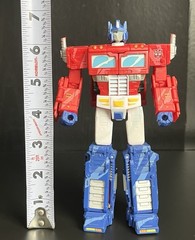 OPTIMUS PRIME Transformers SIEGE War for Cybertron WFC-S65 35th Anniversary!