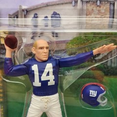 Starting Lineup 1998 Pro Football Hall of Fame Legends Y.A. Tittle #14 1:18 Fig.