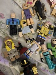 ROBLOX ACTION FIGURES LOT 20+ Random Figures And Random Accessories.. See Pics