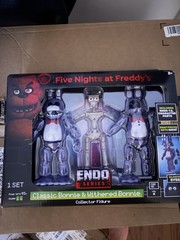 Five Night At Freddy’s Endo Series Classic & Withered Bonnie Collector Figures