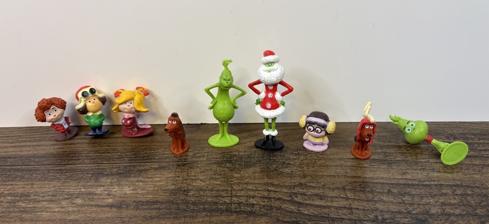 The Grinch Animated Movie Mini PVC Cake Topper Figures Max