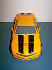 TRANSFORMERS ULTIMATE BUMBLEBEE LARGE 13.5″ CHEVROLET CAMERO CAR