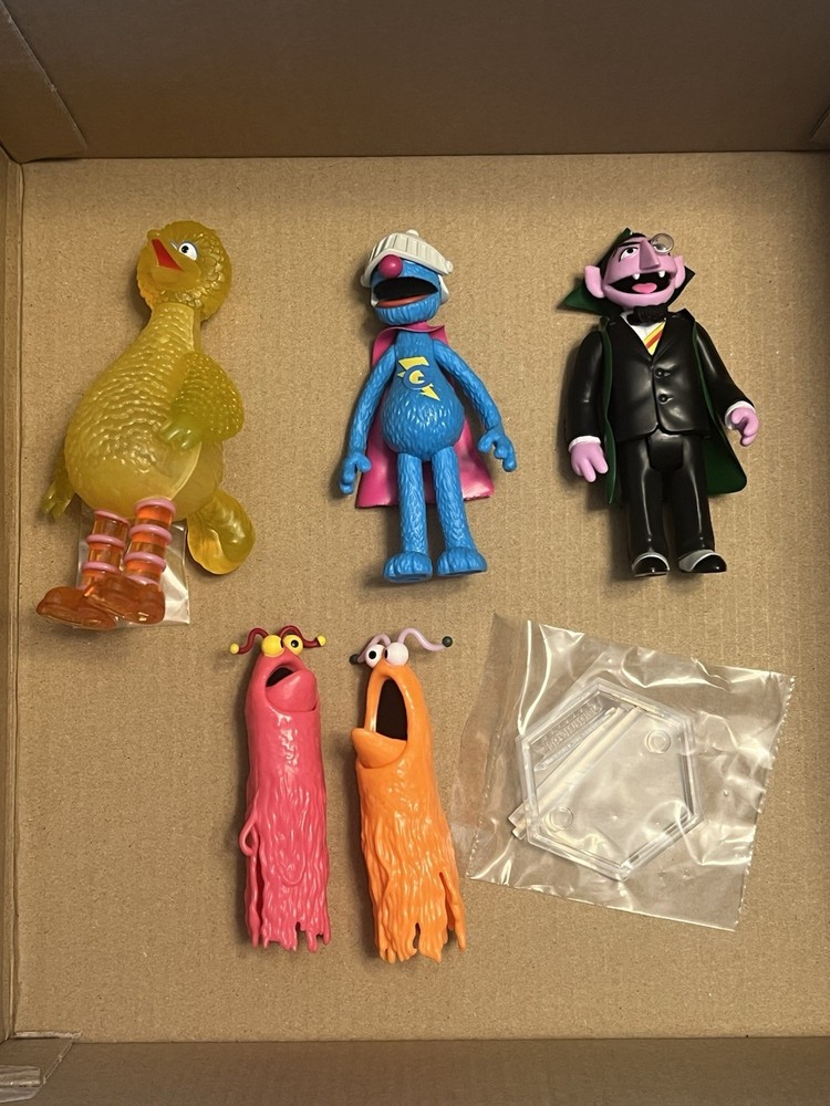 NEW ~ FIGURES & CHASE ~ (4) Sesame Street Super7 ReAction ~ BlindBox Wave 2