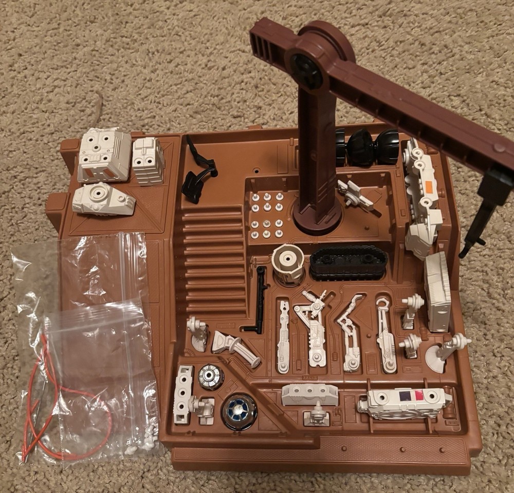 Vintage 1979 Kenner Star Wars DROID FACTORY Complete w/3-Legged R2-D2 P43