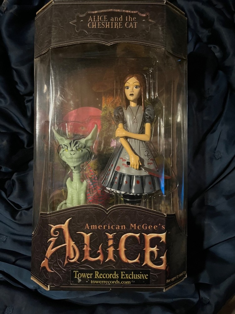 American McGee’s Bloody Alice Glow In The Dark Cheshire Cat Variant Figure Set