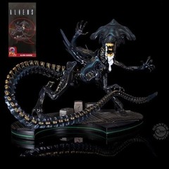Quantum Mechanix (QMx) Aliens Q-Fig Max Elite- ALIEAN QUEEN Figure New In Stock