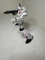 Robotech “VF-1J Rick Hunter” Super Poseable Battloid Figure pre-owned