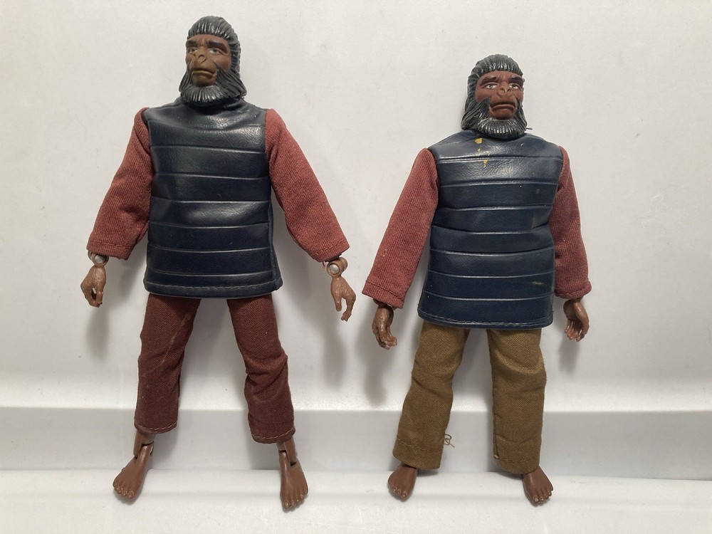 Vintage 1974 MEGO Planet Of The Apes POTA Soldier Apes Navy Blue Tunics Lot of 2