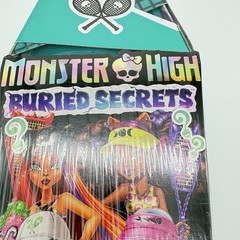 Monster High Buried Secrets MYSTERY – 11″ Doll 1 Pair Of Shoes 4 Accessories NEW