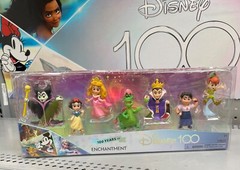 D100 Disney 100 Years of Disney CELEBRATION FIGURE PACK 12 PACKS 100 FIGURES LOT