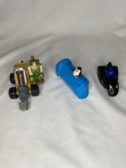 3 Macdonalds Happy Meal Toys Small Solder, Batman, Madagascar 4