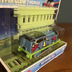 Thomas & Friends Hyper Glow In The Dark Thomas Motorized Glowing Track FVJ73