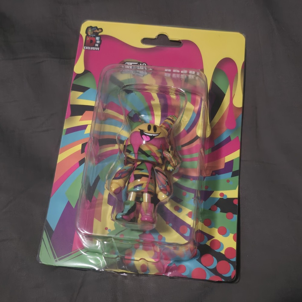 Sket One Robbi DESIGNERCON DCON 2024 LAS VEGAS NEW Random Designed Pattern
