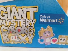 LANKY BOX GIANT MYSTERY CYBORG BOXY-INCLUDES 10 SURPRISES-10 INCH TALL SEALED