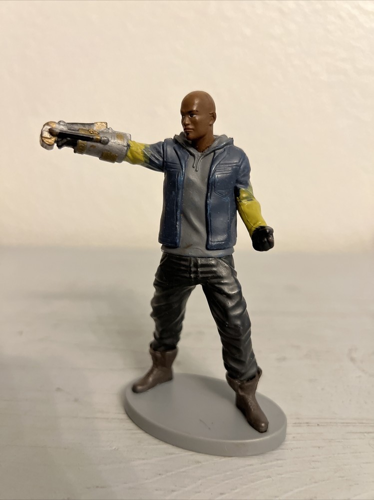 SHOCKER MARVEL SPIDER MAN 4” ACTION FIGURE TOY ON BASE (PRE-OWNED)