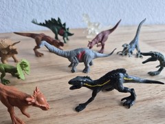 Jurassic World Battle Damage 14 Mini Dino Multipack Exclusive Dinosaurs