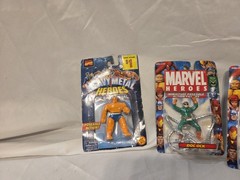 Lot of 6 Marvel Heroes Miniature Poseable Action Figures And 1 Heavy Metal Hero