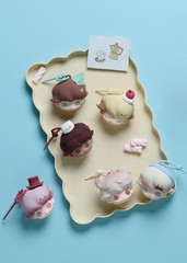 POP MART-DIMOO Crush on Coffee-Earphone Case (CARAMEL HUG – UNOPENED)