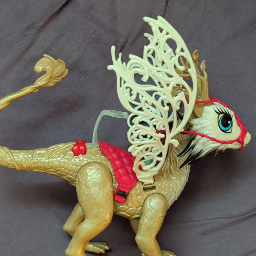Mattel Horse Action Figure – Gold & Red Plastic Fantasy Creature Toy