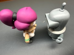 Kidrobot Futurama Series 1 Bender 1/16 + Kidrobot Futurama Mini Series 1 – Leela