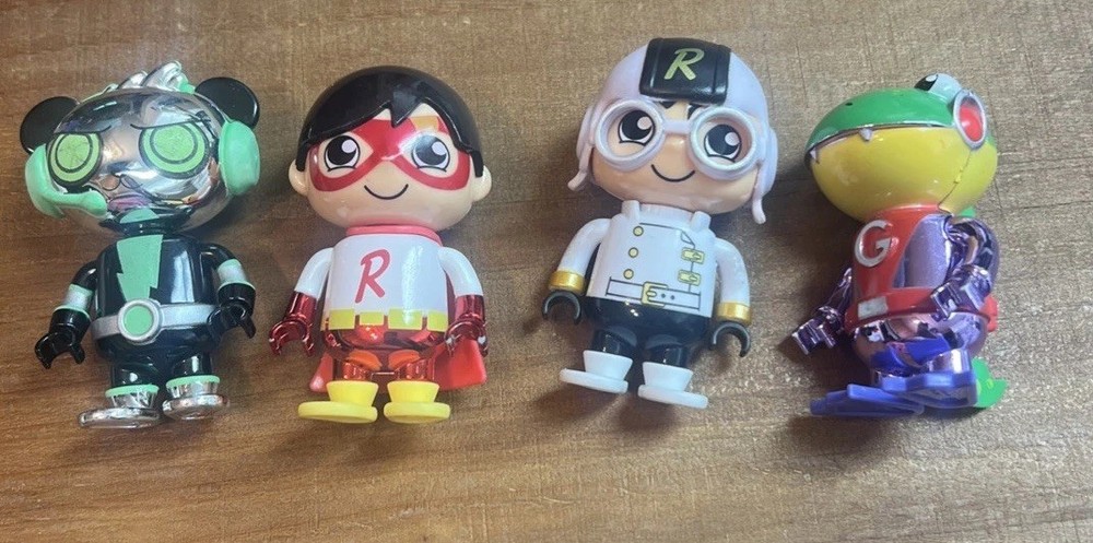 Ryan’s World Toys Lot Of 4 Figures 3″ Gator, Red Titan, Pilot And Panda Robot