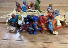 Vintage MOTU Battle Bones 1984 w/12 Figures He-Man Masters of the Universe Retro