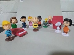 Peanuts Charlie Brown Snoopy Playset 12 Figure Cake Topper Usa Toy Set