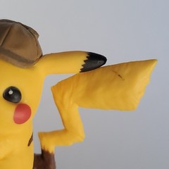 Pokemon Officially Licensed Nintendo COLLECTIBLE 2″ DETECTIVE PIKACHU FIGURE