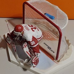 Figurine McFarlane NHL Series 2 Dominik Hasek White Regular Detroit Red Wings