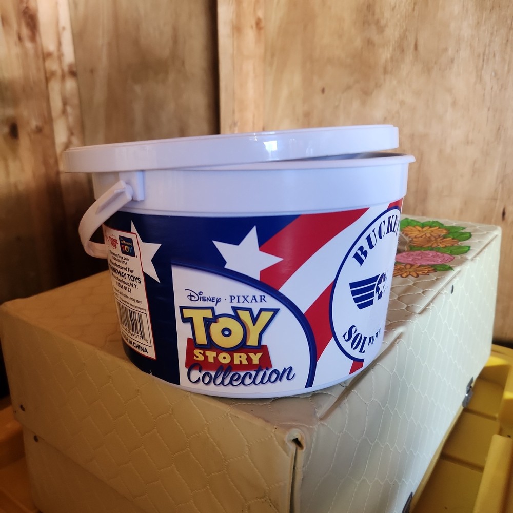 DISNEY PIXAR Toy Story Collection Bucket O Soldiers Thinkway toys Soldiers