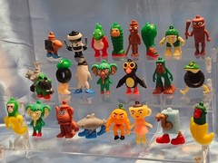 LOT OF 24 TRALALERO TRALALA 24 PIECE TOY SET ACTION FIGURES MINI COLLECTIBLES