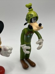 DISNEY GOOFY RACE CAR DRIVER PVC FIGURE/2010 Disney MM Race Cake Topper
