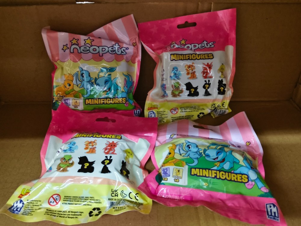 Lot of 4 Pieces PhatMolo Neopets Minifigures Blind Bags NEW Sealed