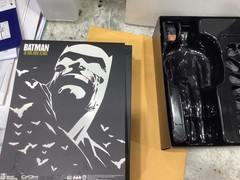 BEAST KINGDOM BATMAN THE DARK KNIGHT RETURNS 8 inch figure accessories and box