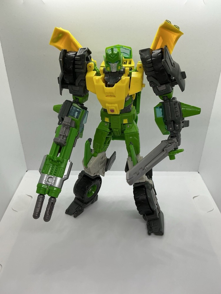 Transformers Generations Thrilling 30 Springer complete Hasbro IDW Voyager Class