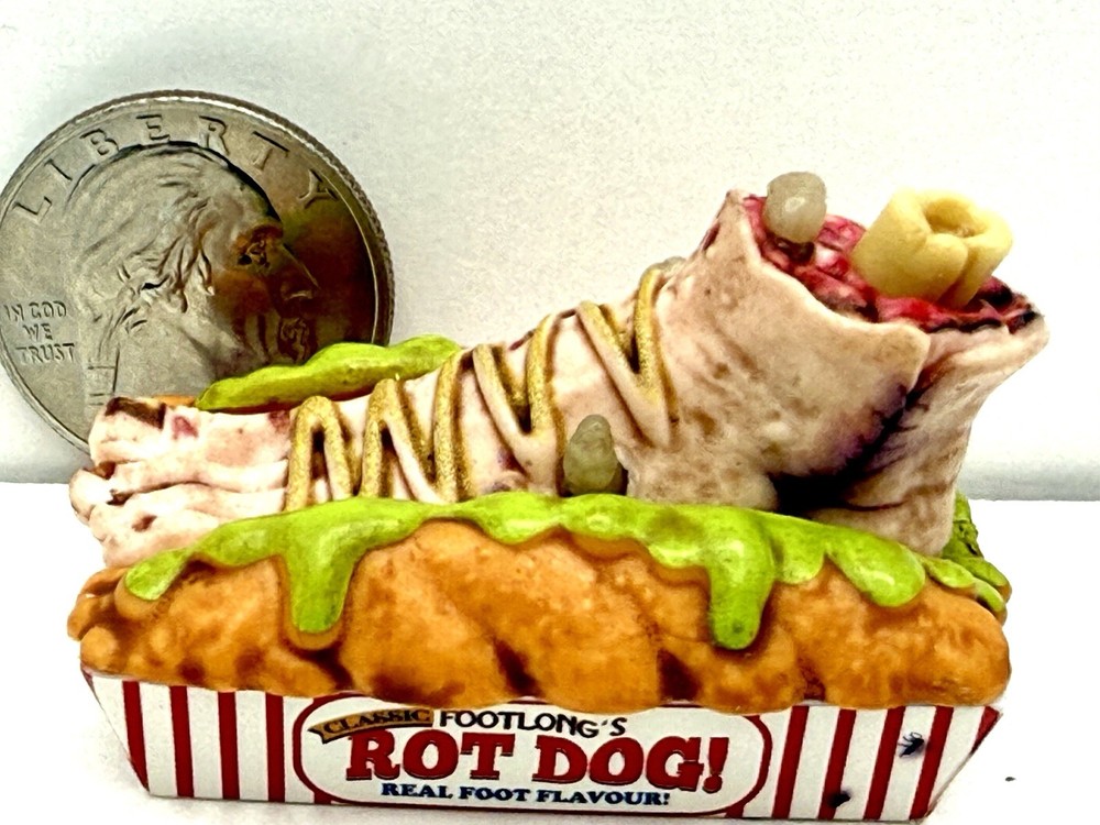 Foot-Long Rot Dog Real Foot Flavor Toe Jam Relish Zuru Mega Gross Series 1