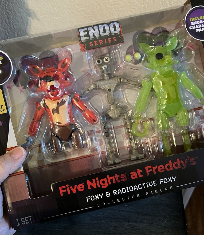 IN HAND 🔥CLASSIC FOXY & RADIOACTIVE FOXY Five Nights At Freddy’s Endo-01 FNAF