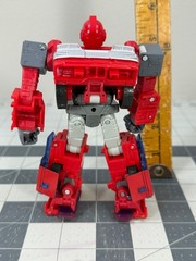 Transformers Studio Series 86 Ironhide Voyager Class Figure with 1 weapon