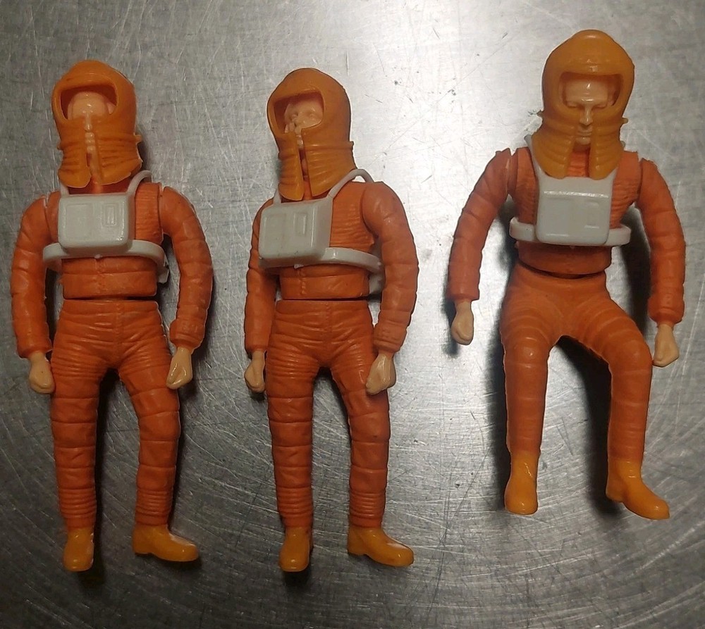1976 SPACE 1999 Mattel Eagle 1 Bergman Russell Koenig Figures Helmets Backpacks