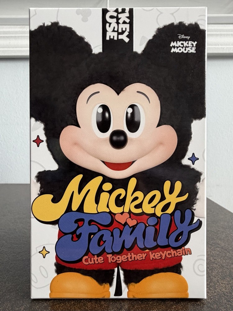 AUTHENTIC POP MART MICKEY MOUSE AND FAMILY CUTE TOGETHER KEYCHAIN DISNEY SEALED