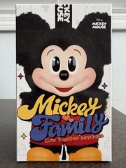 AUTHENTIC POP MART MICKEY MOUSE AND FAMILY CUTE TOGETHER KEYCHAIN DISNEY SEALED
