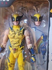 Marvel Legends Series Deadpool & Wolverine 6″ Hugh Jackman Beat Up Suit X-Men