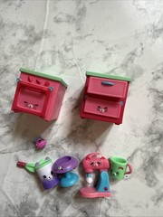 Shopkins Happy Places Muffin Kitty Kitchen Decorator’s Pack Play Set Parts