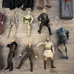 Star Wars Lot of Figures/Misc. – All Broken Figures – See Photos – For Parts