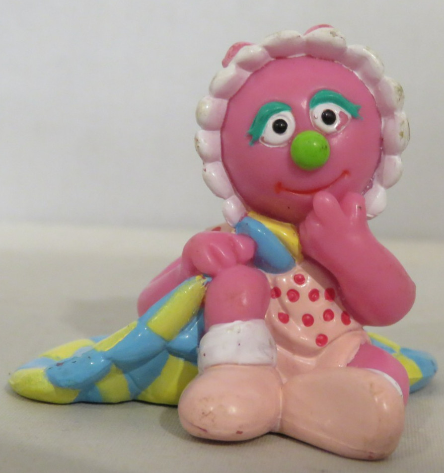 Readers Digest Young Family Sesame Street Baby Natasha Blanket PVC Figure