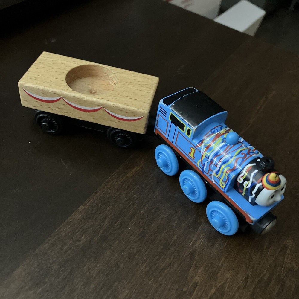 Thomas The Train & Friends Birthday Thomas Engine & Cake Cargo Car Y4501 2357TLE